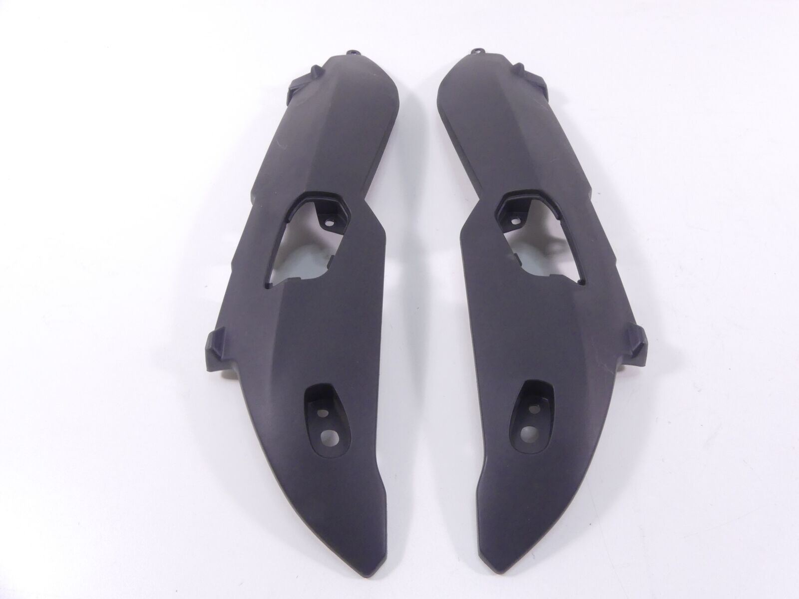 2008 BMW R1200R K27 Left Right Tail Side Cover Fairing Cowl Set 46637701553 {{ shop.shopifyCountryName }} - Mototech271