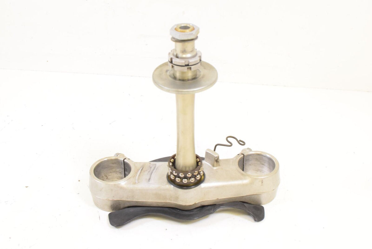 2000 Suzuki TL1000R TL1000 Lower Triple Tree Steering Clamp 51410-02FA0 {{ shop.shopifyCountryName }} - Mototech271