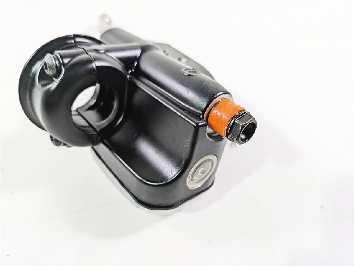 2006 Harley VRSCR Street V-Rod Front Brake Master Cylinder 11/16 44551-06C {{ shop.shopifyCountryName }} - Mototech271