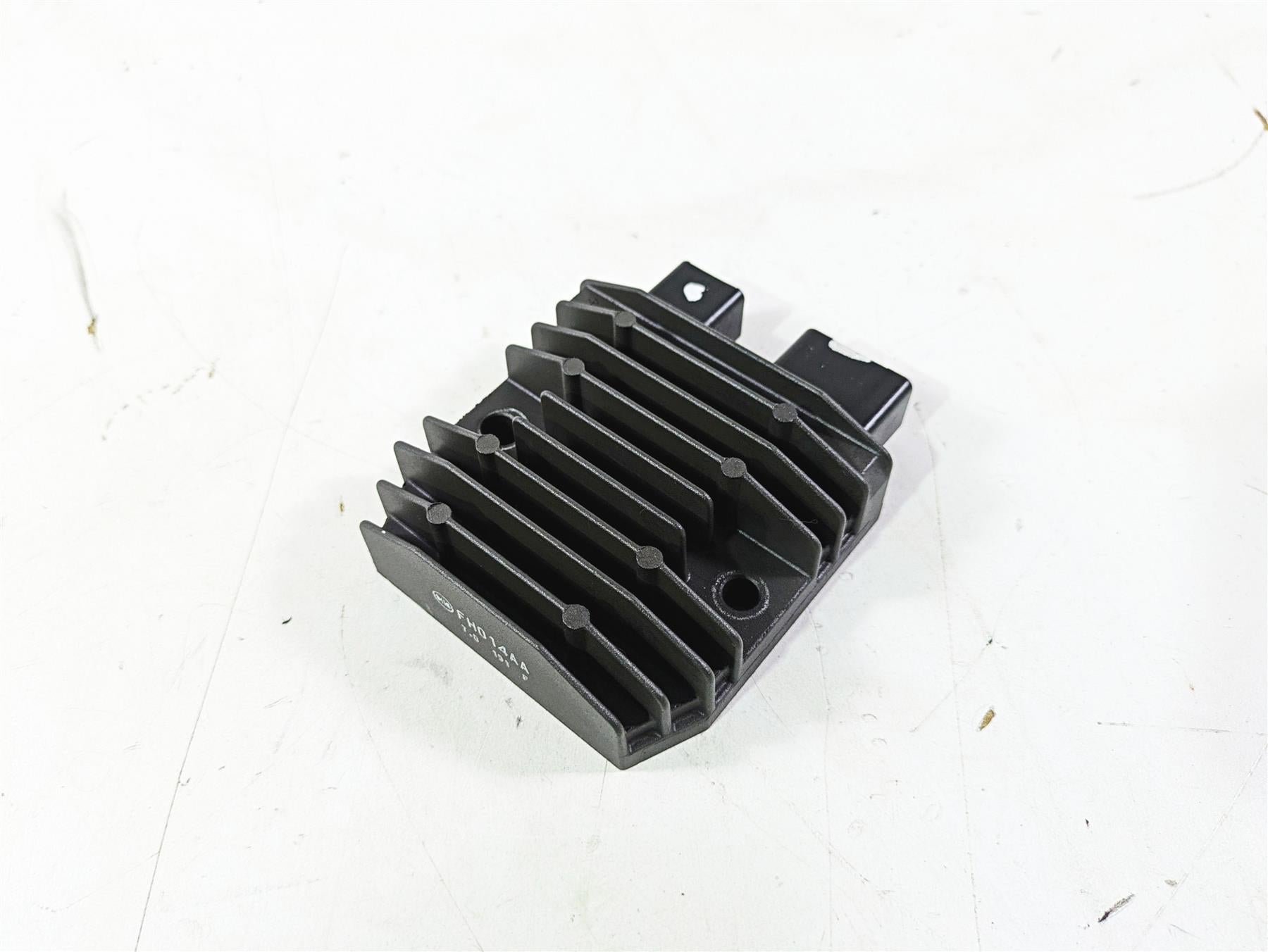 2008 Honda CBR1000RR SC59 Rectifier Voltage Regulator FH014AA 31600-KVZ-631 {{ shop.shopifyCountryName }} - Mototech271