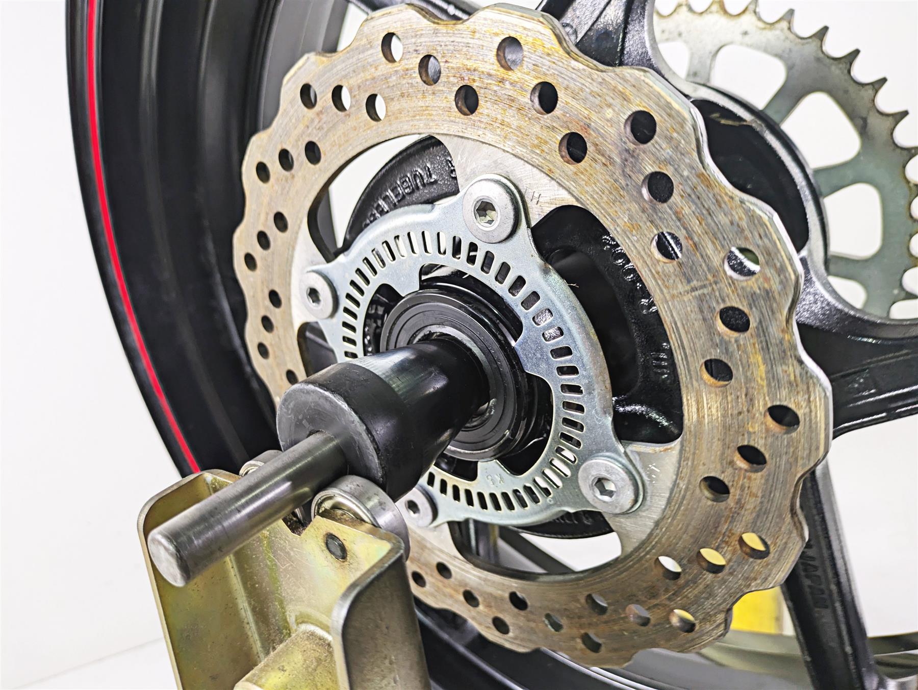 2020 Kawasaki ZX6R Ninja Straight Rear Wheel Rim 17x5.5 41073-0729-18F {{ shop.shopifyCountryName }} - Mototech271