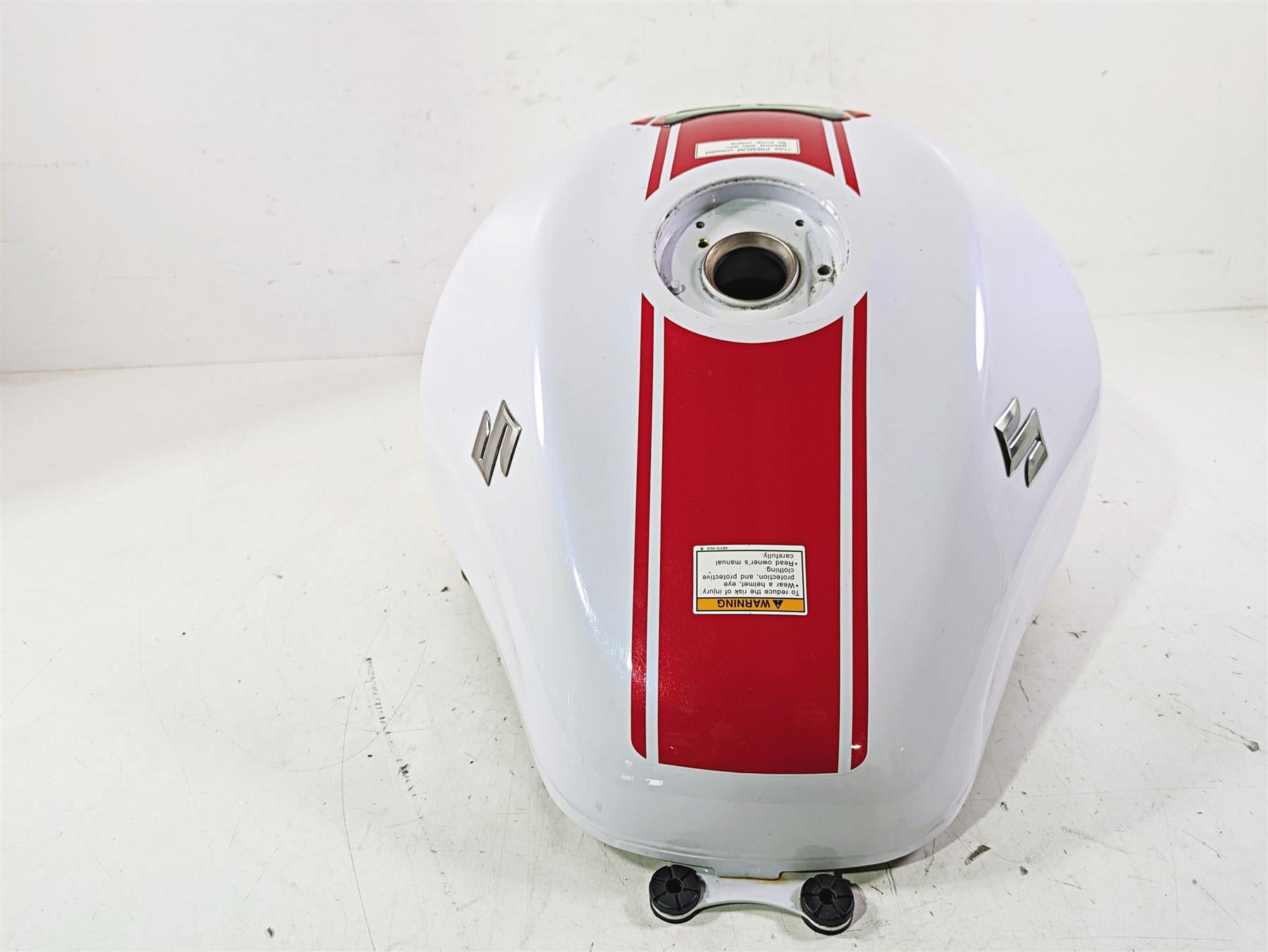 2018 Suzuki GSX1300 R Hayabusa Fuel Gas Petrol Tank Reservoir 44100-15H61 {{ shop.shopifyCountryName }} - Mototech271