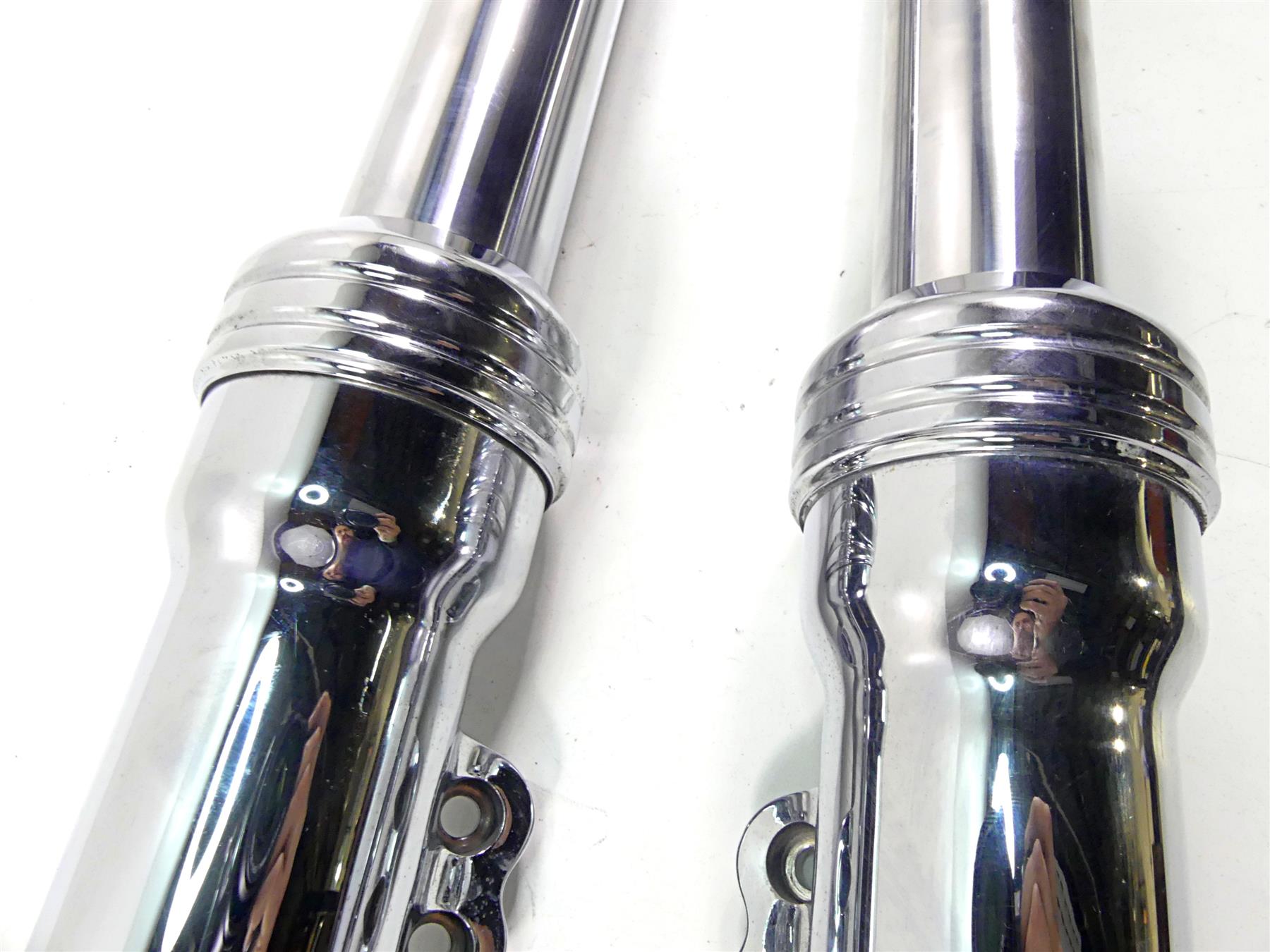 2005 Harley VRSCSE CVO V-Rod 49mm Chrome Front Fork Leg Set 46784-05A 46785-05A {{ shop.shopifyCountryName }} - Mototech271