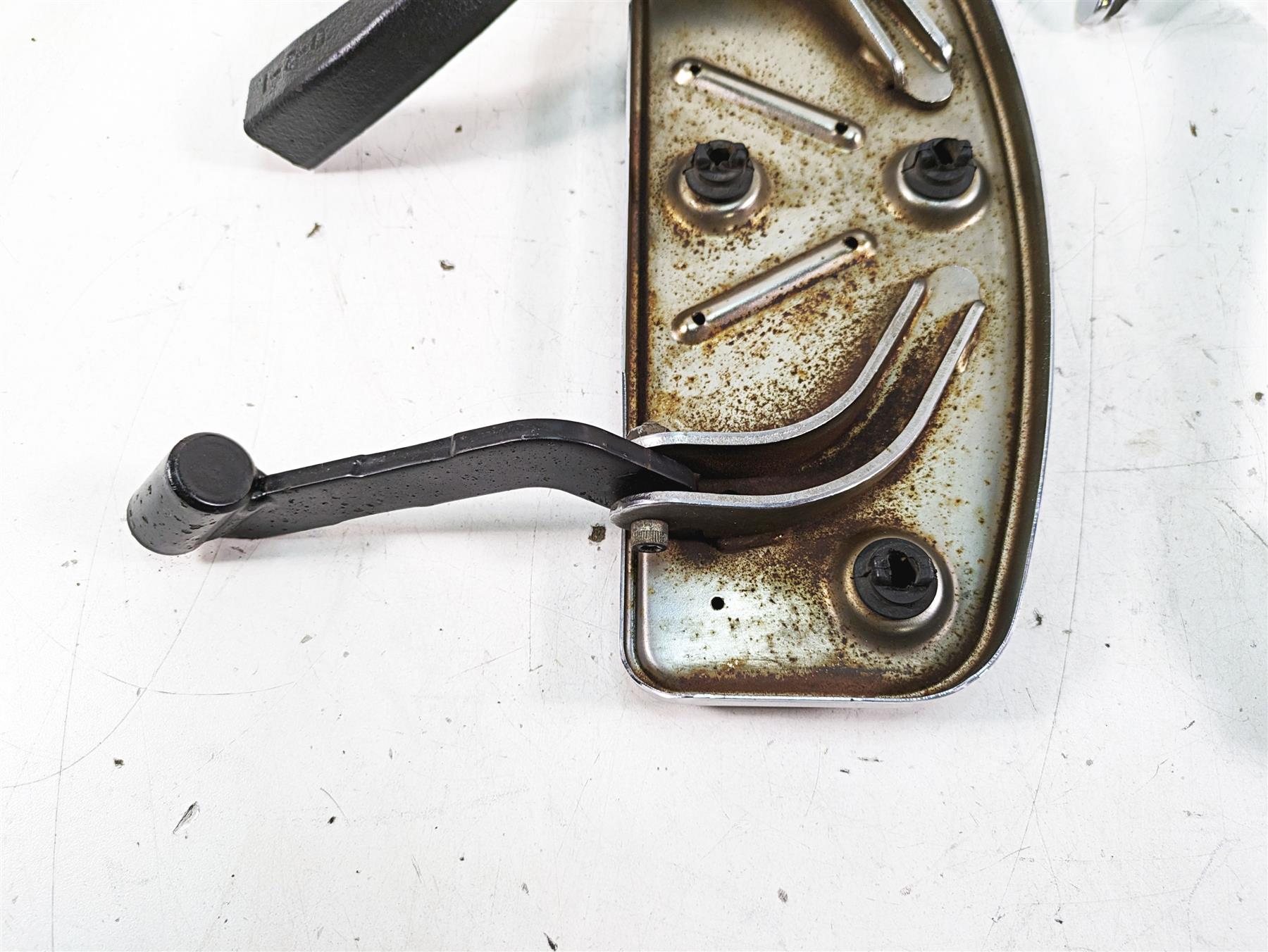 2008 Harley FLHTCU Electra Glide Right Floorboard Footpeg + Brake Lever 50518-83 {{ shop.shopifyCountryName }} - Mototech271