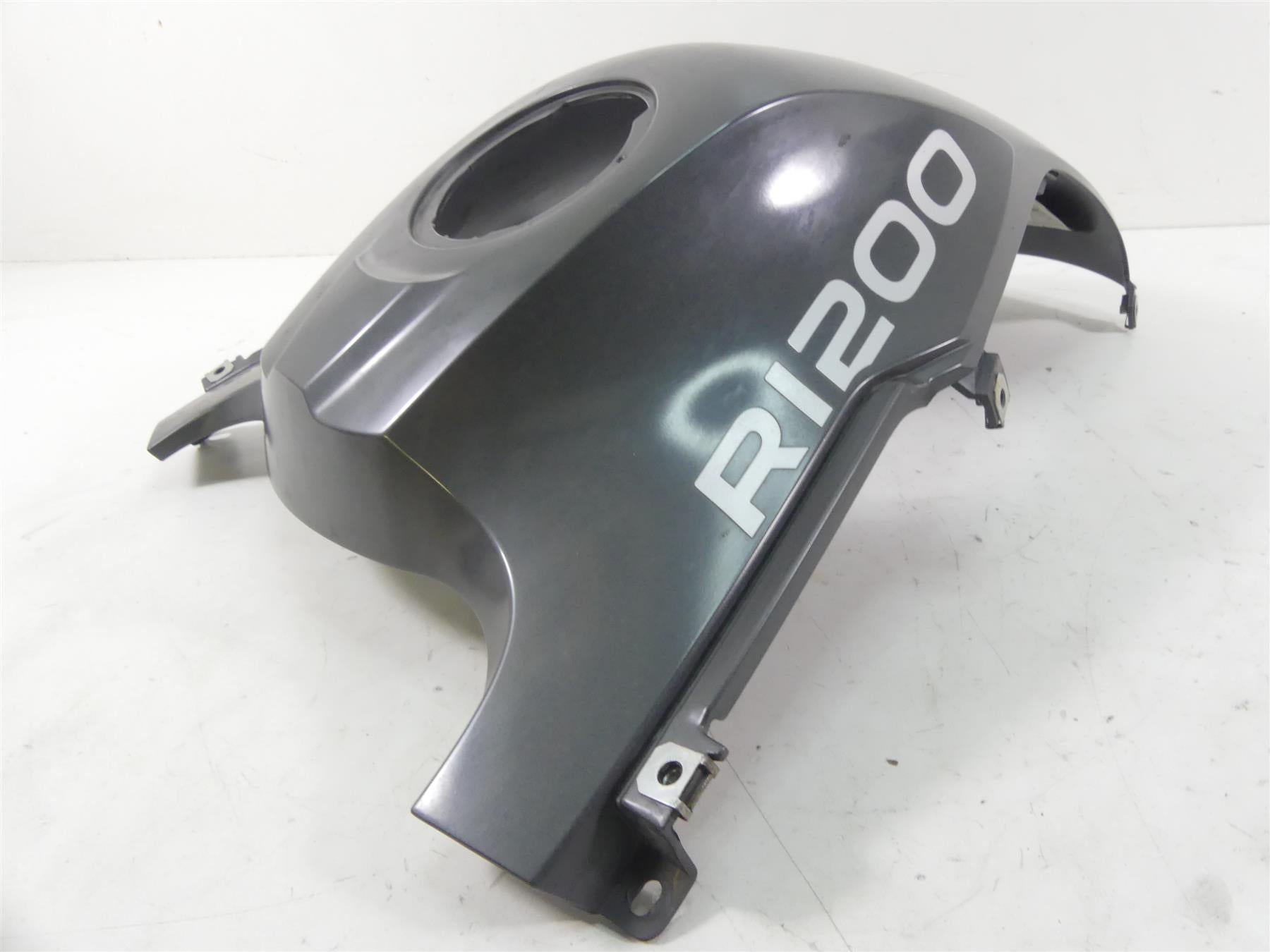 2011 BMW R1200GS K255 Adv Fuel Tank Center Cover Fairing Cowl 46637702714 {{ shop.shopifyCountryName }} - Mototech271