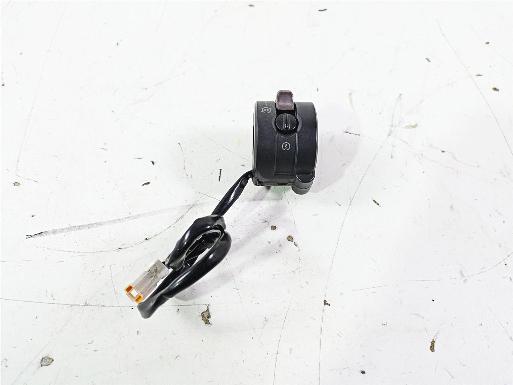 2015 Ducati Panigale 1299 S Right Hand Start Kill Control Switch 65010094I {{ shop.shopifyCountryName }} - Mototech271