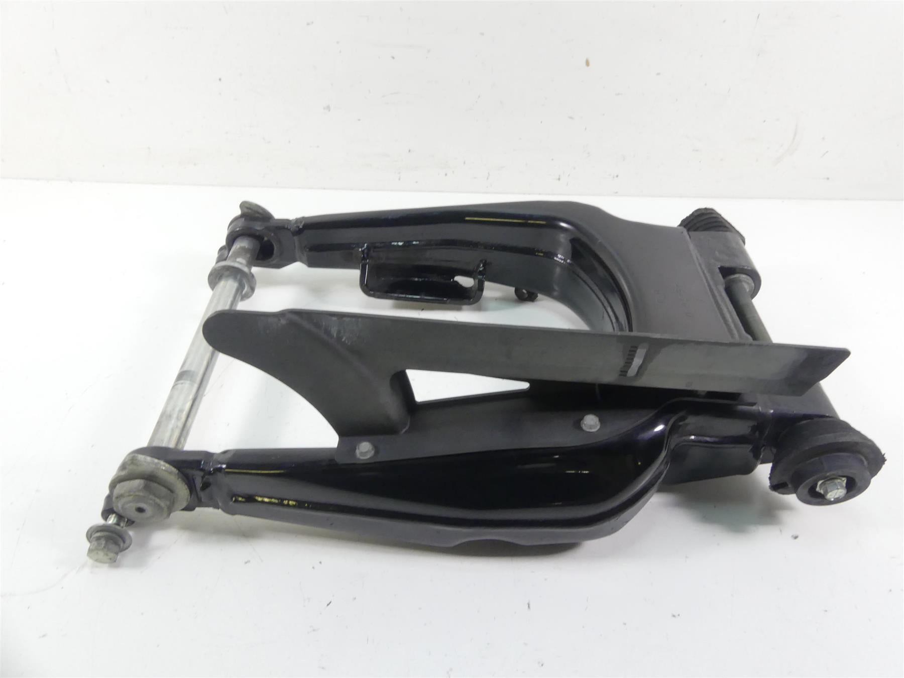 2012 Harley Touring FLHTP Electra Glide Rear Swingarm & 25mm Axle 47549-09A {{ shop.shopifyCountryName }} - Mototech271