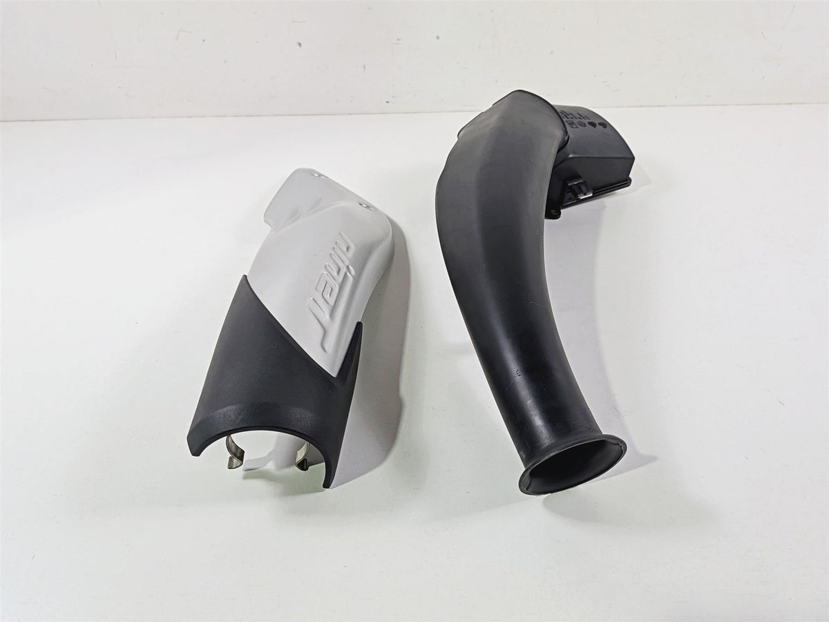 2023 BMW R nineT Scrambler K23 Air Inlet Snorkel Cover & Tube 46638546494 {{ shop.shopifyCountryName }} - Mototech271