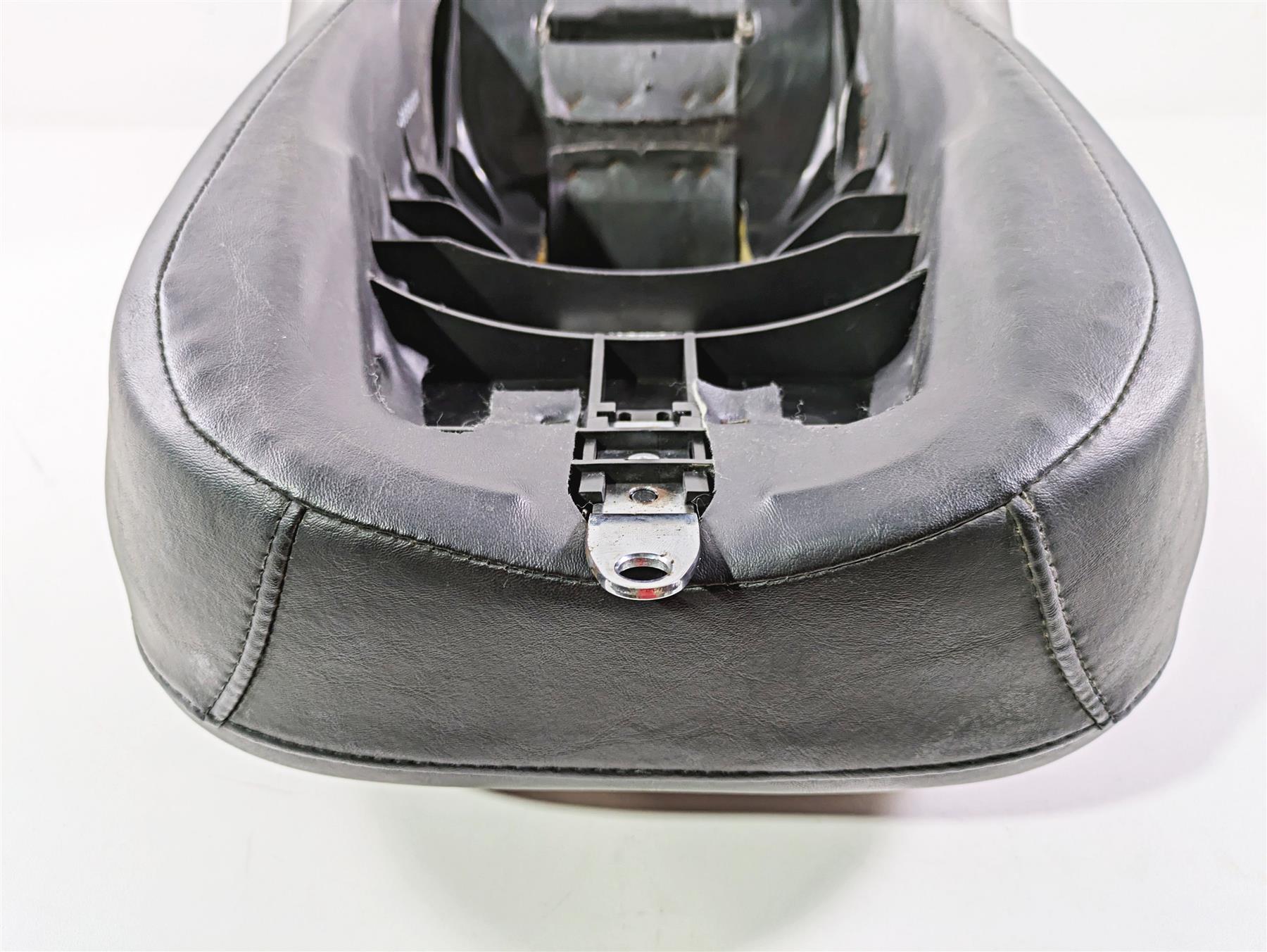 2010 Harley Touring FLHTK Electra Glide Low Seat Saddle 52164-09B {{ shop.shopifyCountryName }} - Mototech271