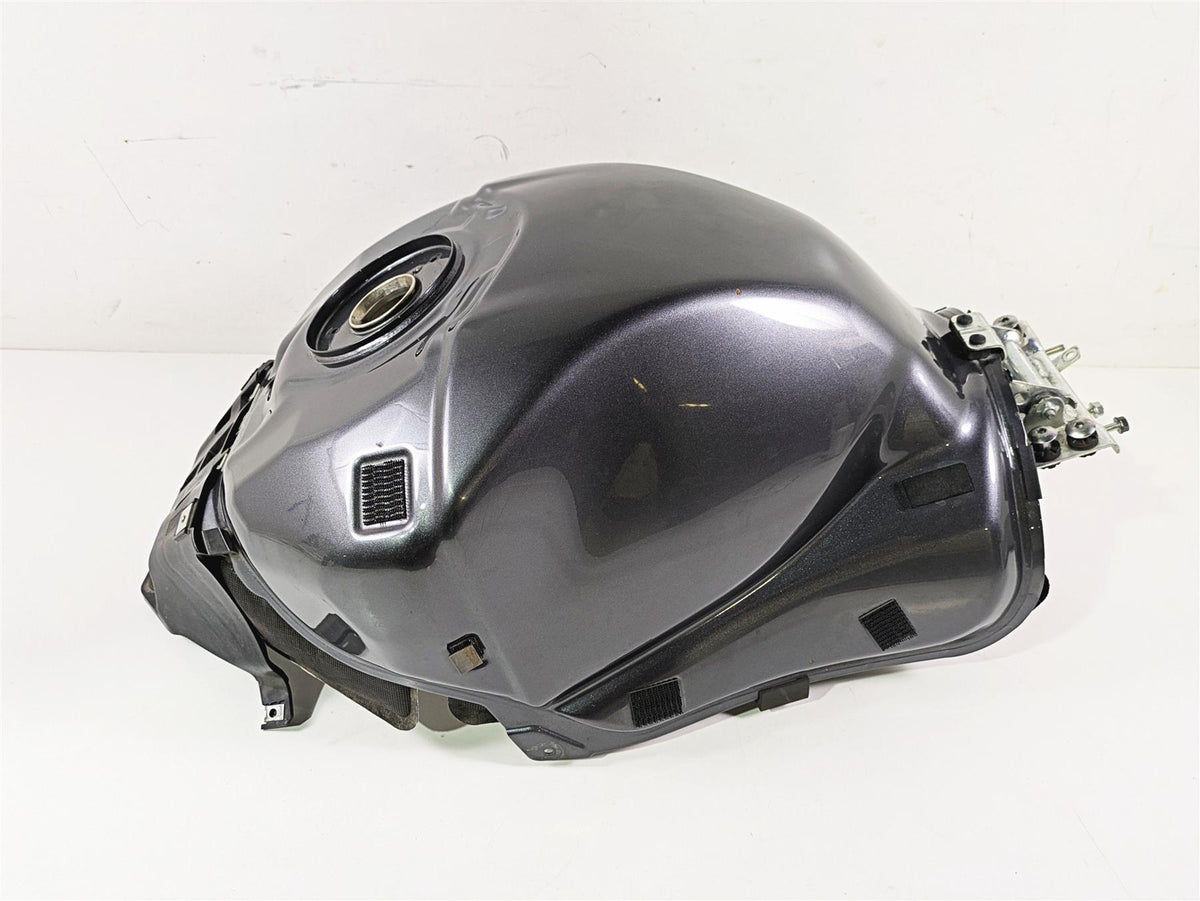 2023 Suzuki GSX1300 RR Hayabusa Fuel Gas Petrol Tank - Read 44100-10L00 {{ shop.shopifyCountryName }} - Mototech271