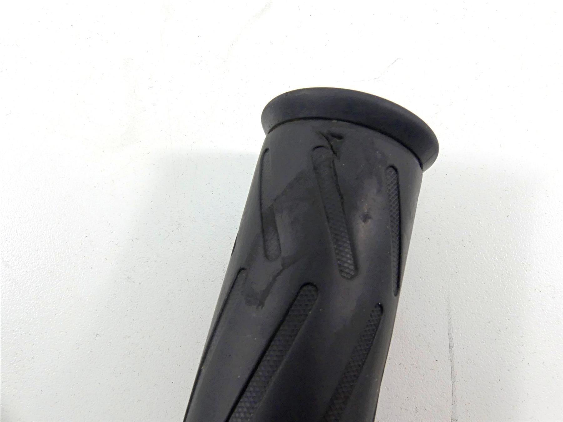 2012 Yamaha VMX17 VMAX 1700 Throttle Grip & Cable Set 4YR-26240-02-00 {{ shop.shopifyCountryName }} - Mototech271