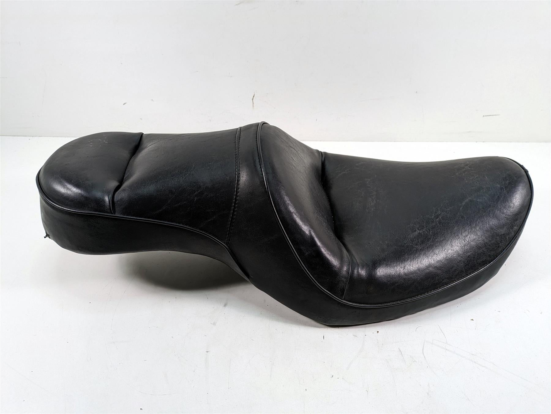 Harley Davidson Dyna Wide Glide Big Twin 88ci Seat Saddle 53079-04 {{ shop.shopifyCountryName }} - Mototech271