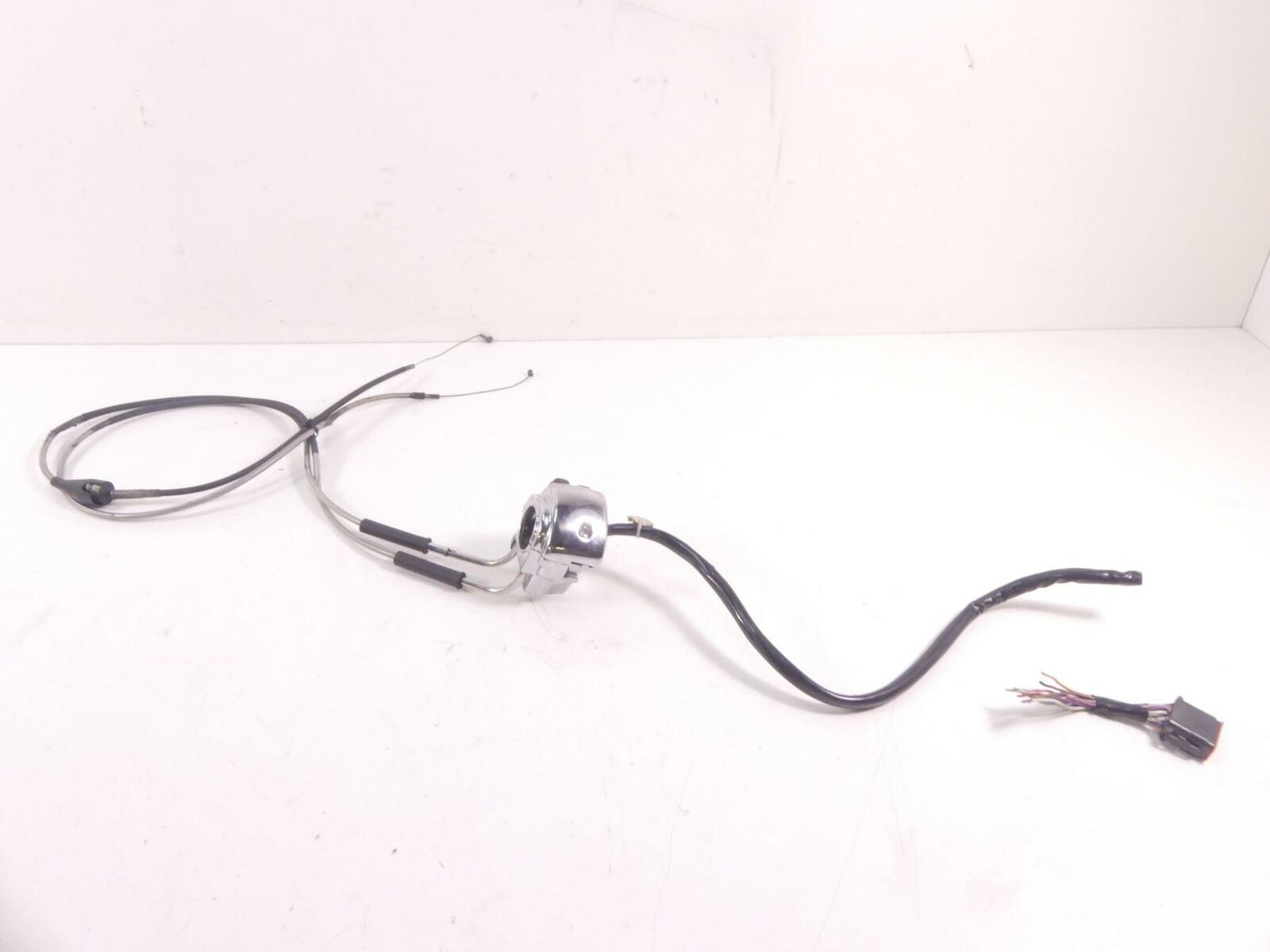 2005 Harley Touring CVO FLHTCSE Electra Glide Right Cntrl Switch -Read 71589-96 {{ shop.shopifyCountryName }} - Mototech271