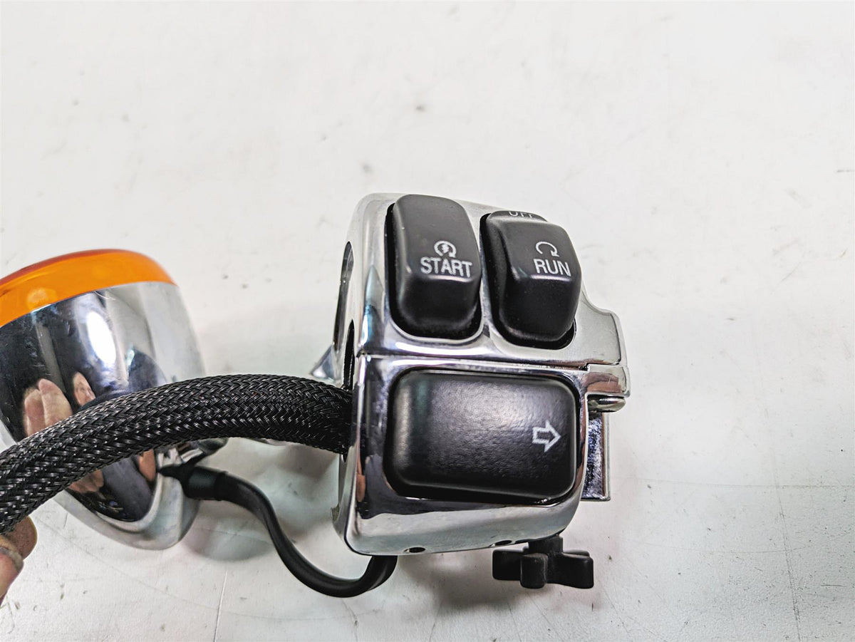 2009 Harley Dyna FXDFSE CVO Fat Bob Right Control Switch + Blinker Read 71684-06 {{ shop.shopifyCountryName }} - Mototech271