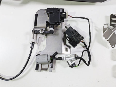 2023 BMW R1250RT RTP K52 Rear Radio Trunk & Mounting Hardware 46637693159 {{ shop.shopifyCountryName }} - Mototech271