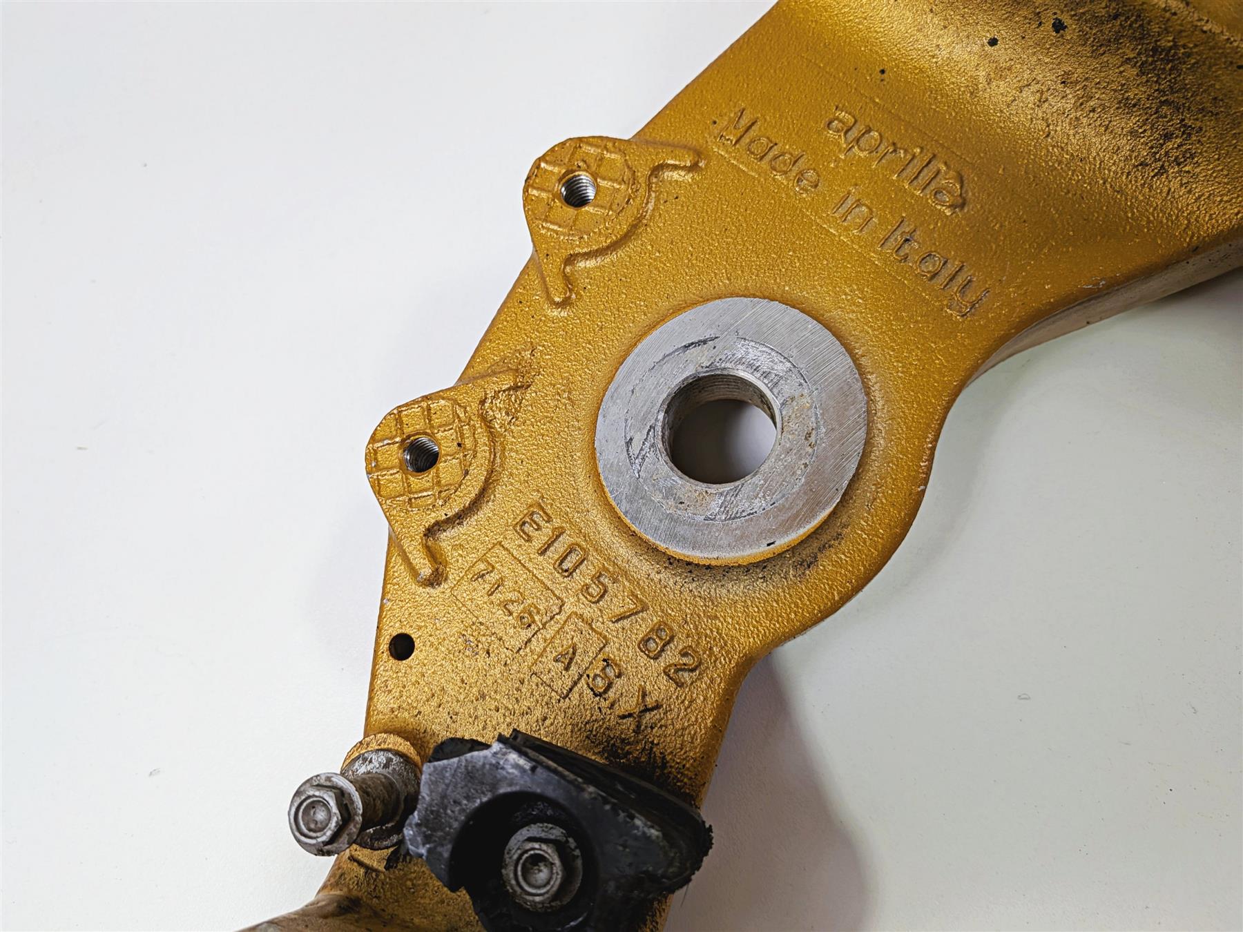 2008 Aprilia RSVR 1000 Factory Straight Main Frame Chassis -GOLD -With Clean Florida Title -AP8184394 {{ shop.shopifyCountryName }} - Mototech271