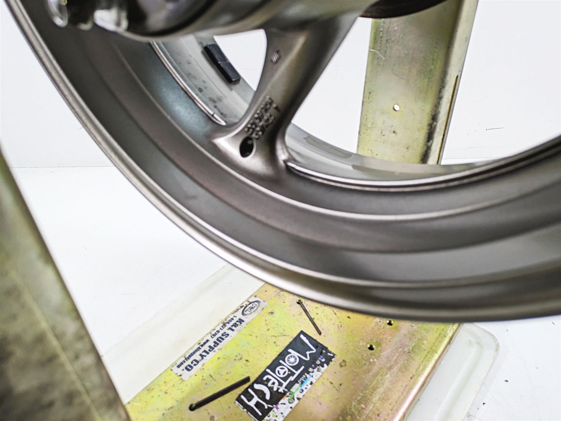 2009 Suzuki GSXR750 K9 Straight 17x5.5 Enkei Rear Wheel Rim 64111-37H00 {{ shop.shopifyCountryName }} - Mototech271