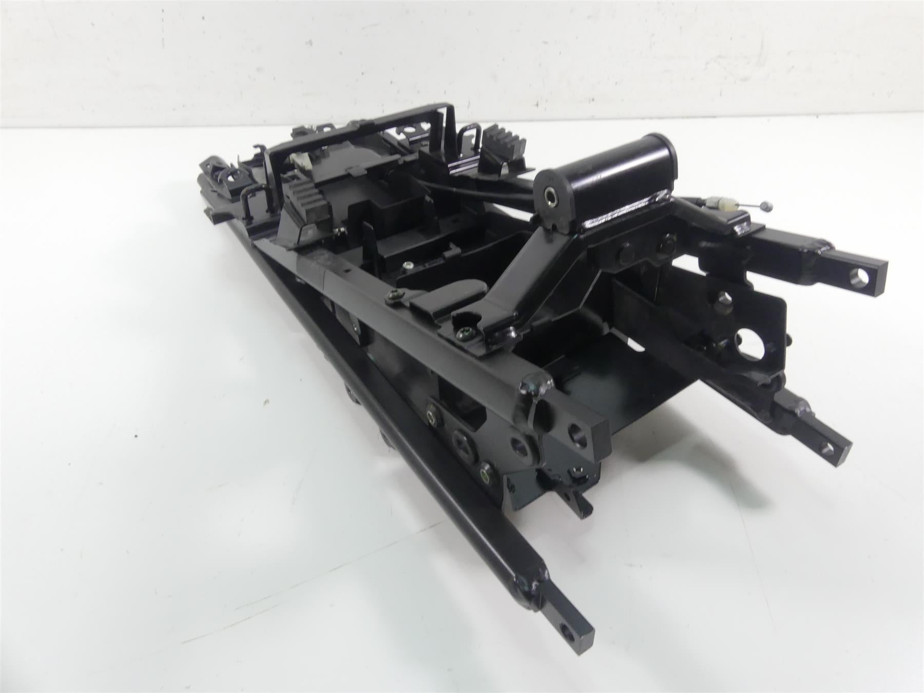 2008 Yamaha FZ1 Fazer Subframe Sub Frame & Inner Fender 2D1-21190-01-P0 {{ shop.shopifyCountryName }} - Mototech271