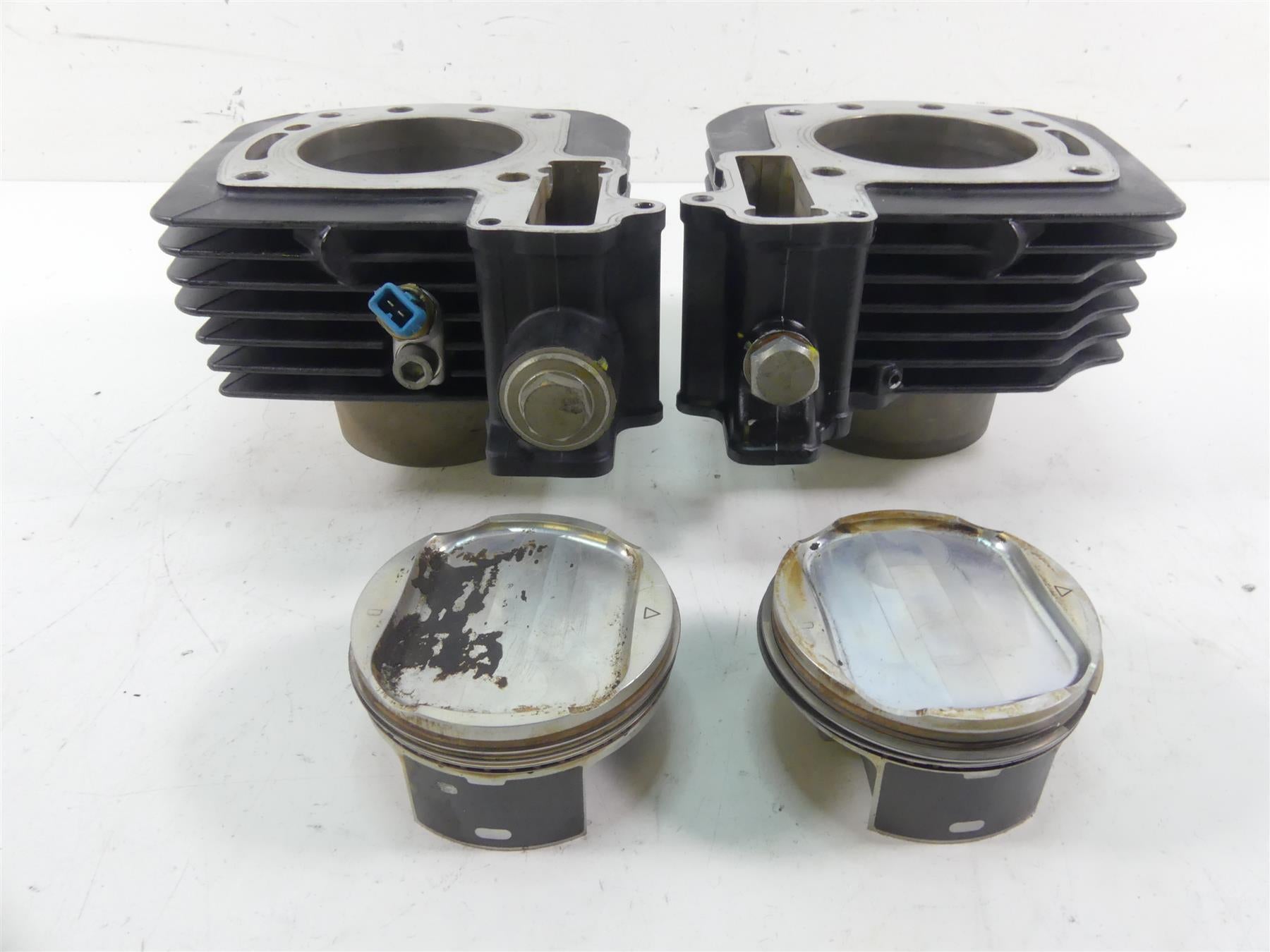 2014 Moto Guzzi Griso 1200 SE 8V Cylinder Jug Piston Set - Nice 981008 981007 {{ shop.shopifyCountryName }} - Mototech271