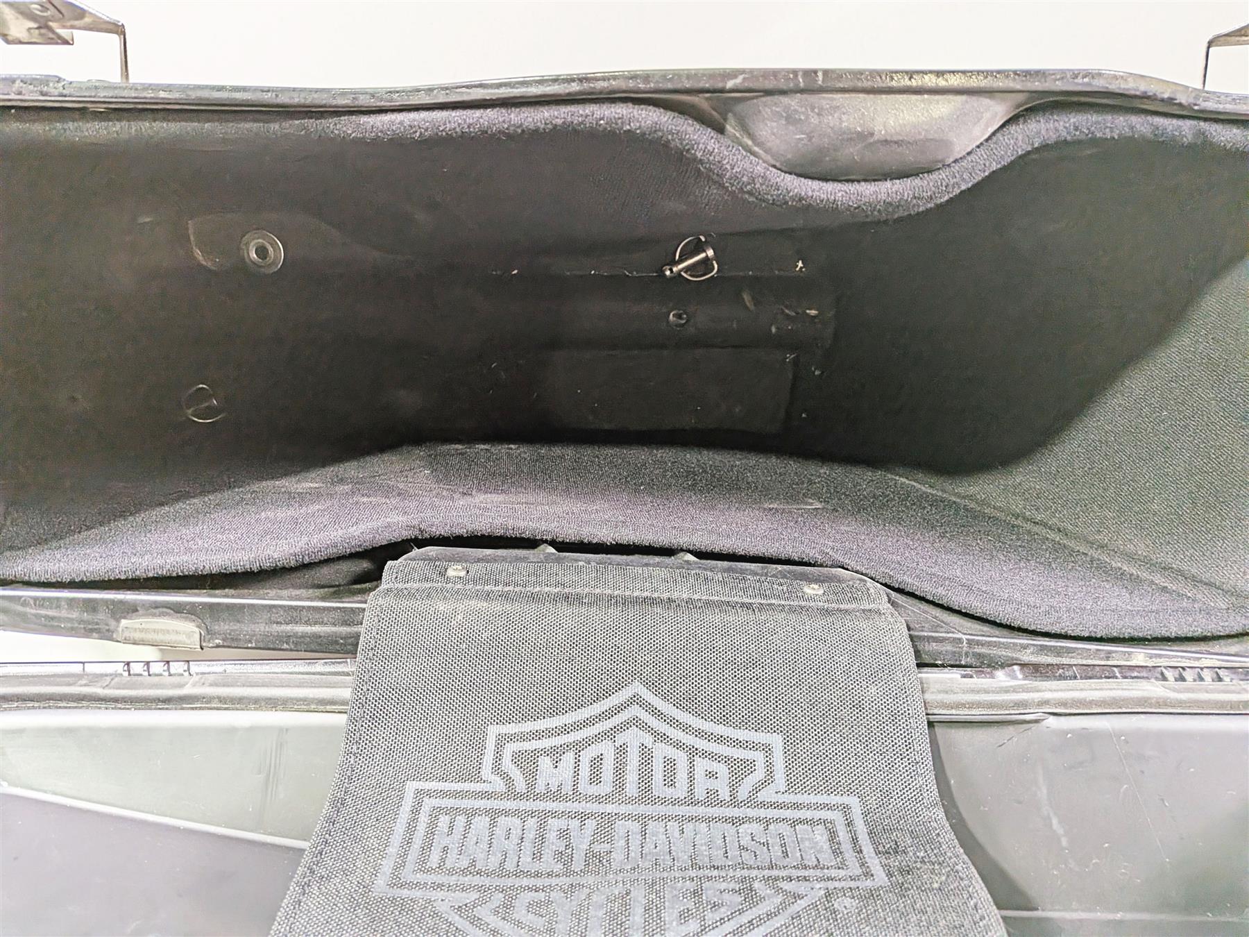 2006 Harley Touring FLHTCU SE CVO Electra Glide Saddlebag Set Majestic 90654-06-Mototech271