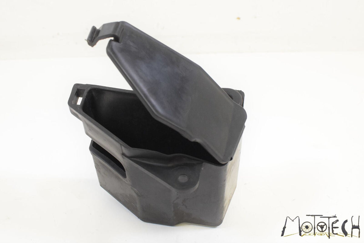 1982 Yamaha XS650 S Storage Tool Box Container 5V4-21258-00-00 {{ shop.shopifyCountryName }} - Mototech271