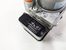 Load image into Gallery viewer, 2019 Indian Chieftain Limited Abs Brake Pump Unit Module 1911987 | Mototech271
