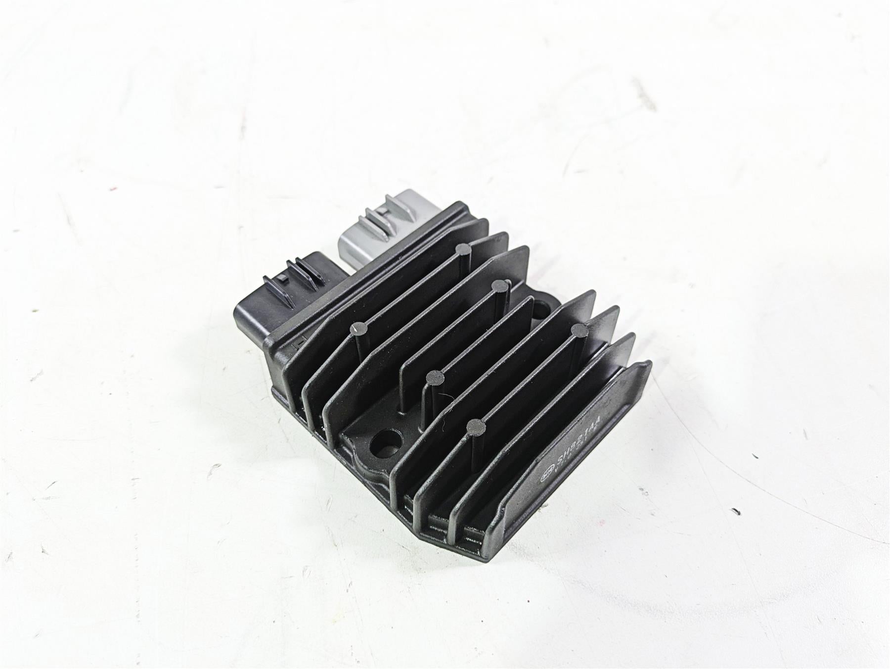 2018 Ducati Hypermotard 939 SP Rectifier Voltage Regulator 54040321A SH821AA {{ shop.shopifyCountryName }} - Mototech271