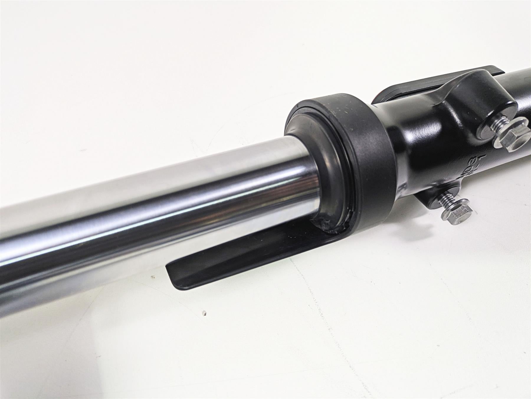 2013 Triumph Bonneville Front Forks & Triple Tree + Axle Set T2040532 T2040533 {{ shop.shopifyCountryName }} - Mototech271