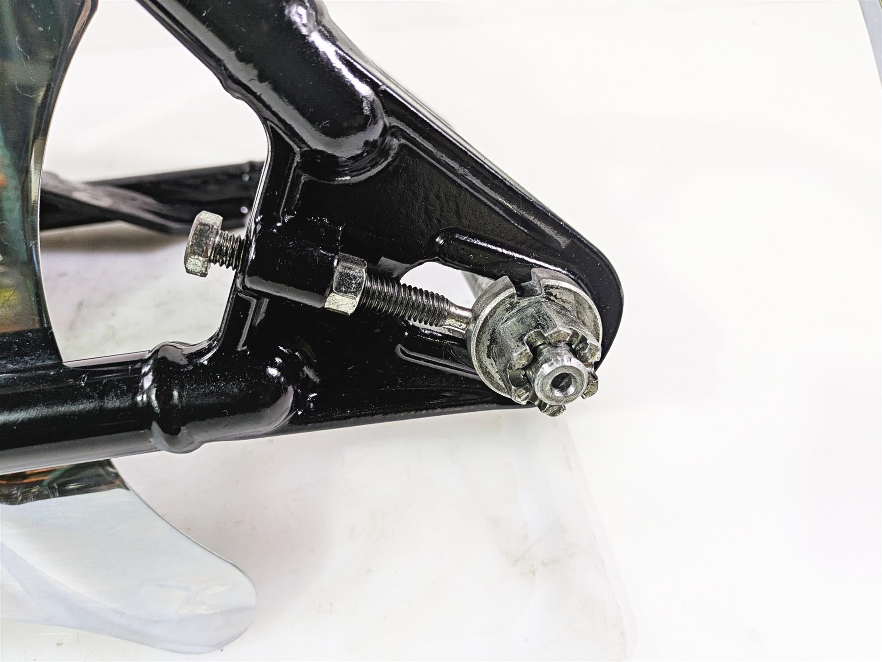 2004 Harley Softail FXSTDI Deuce Rear Swingarm Swing Arm & Covers 47573-00A {{ shop.shopifyCountryName }} - Mototech271