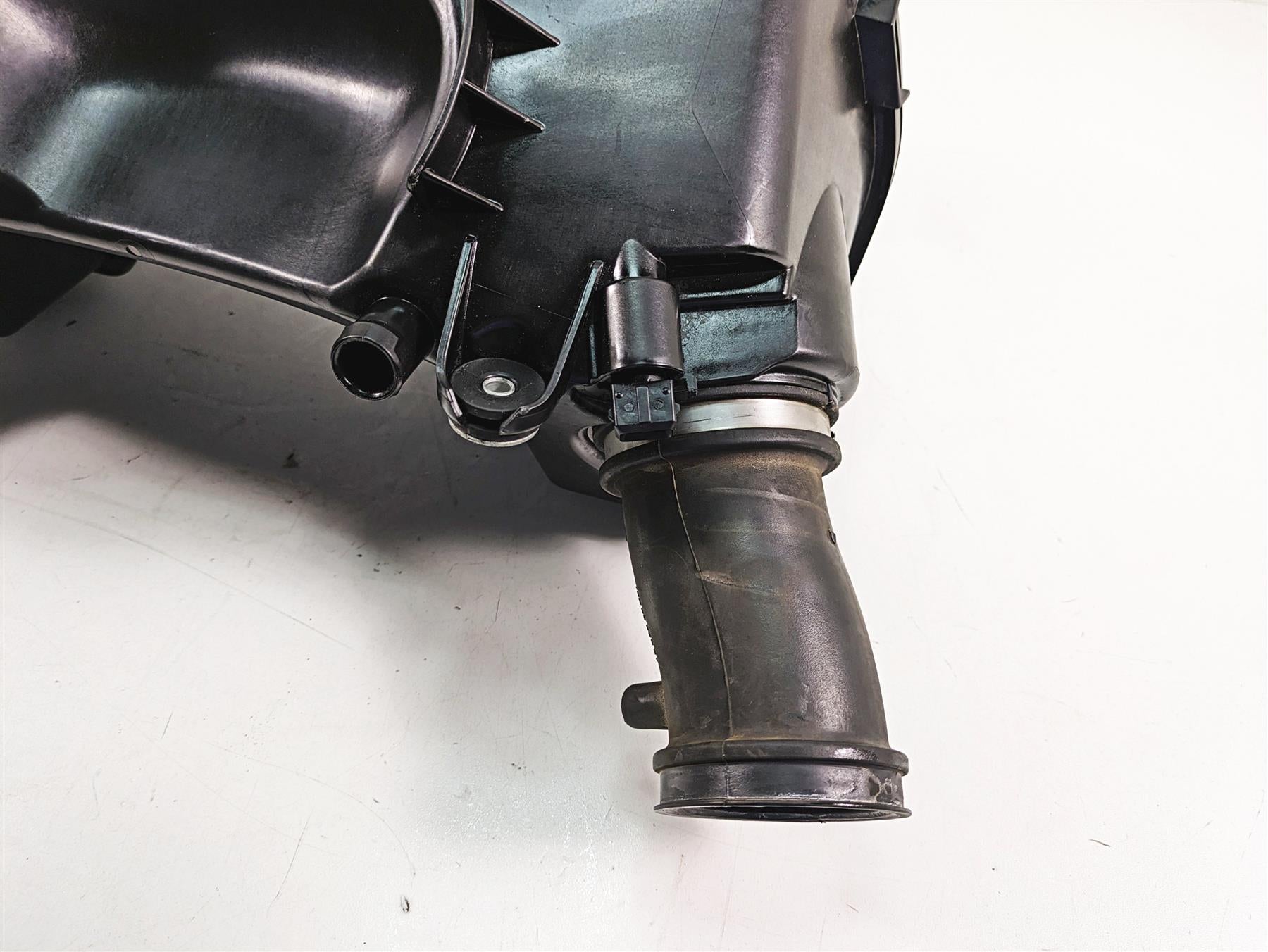 2016 BMW R1200R K53 Air Box Cleaner Filter Breather & Tubes Set 13718523907 {{ shop.shopifyCountryName }} - Mototech271