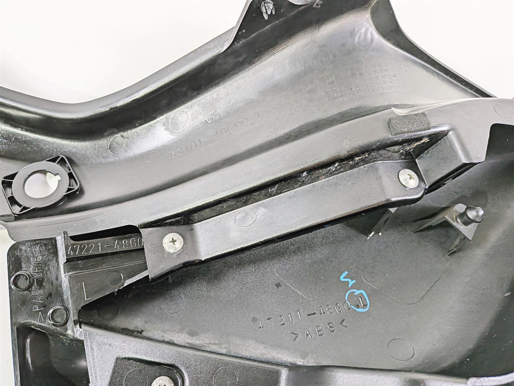 2014 Suzuki M109R VZR1800 Boulevard Side Cover Fairing Set 63171-48G51 {{ shop.shopifyCountryName }} - Mototech271