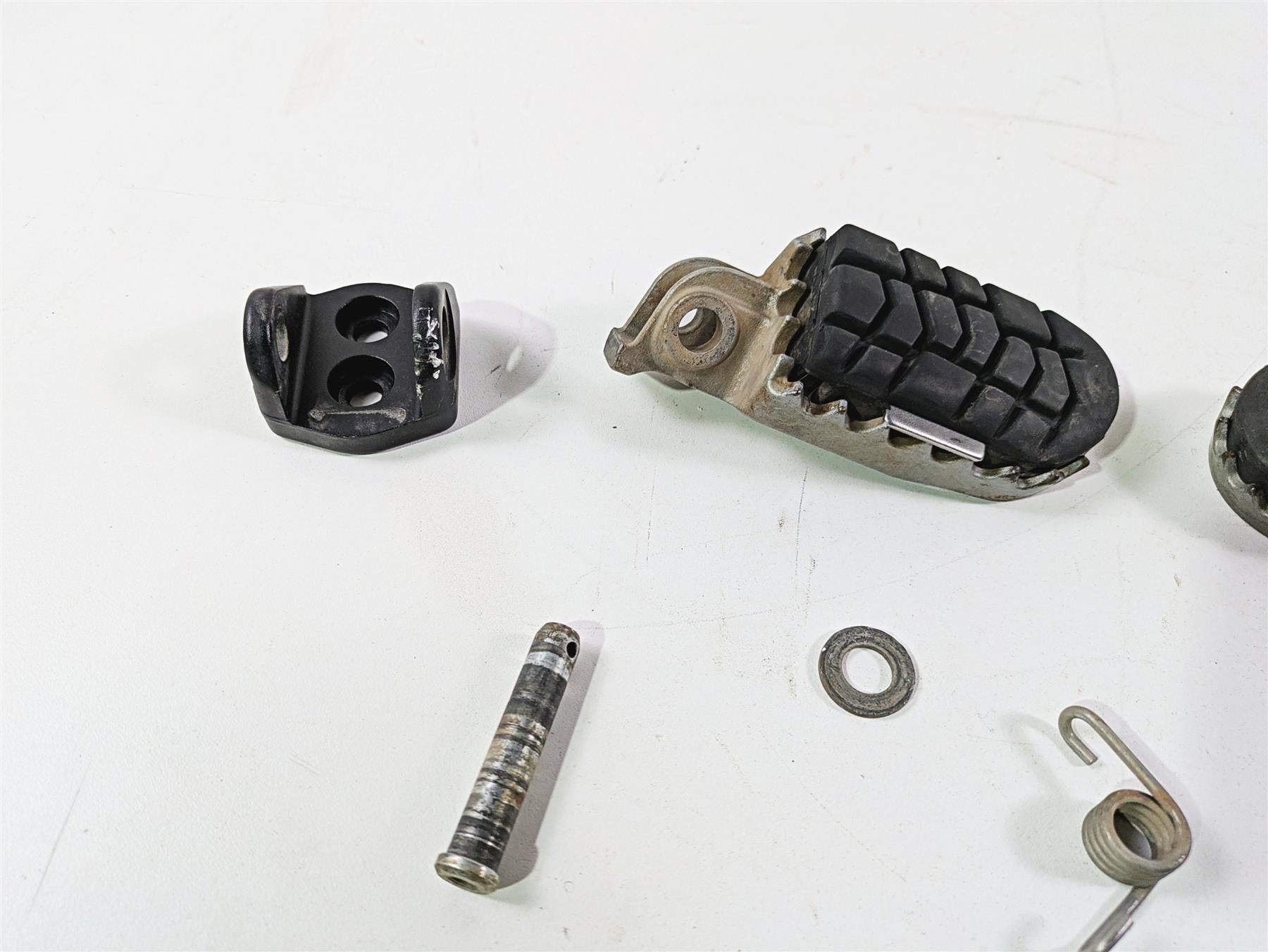 2020 KTM 1290 Super Adventure R Rider Footpeg Set & Clips & Bolts 60003040133 {{ shop.shopifyCountryName }} - Mototech271