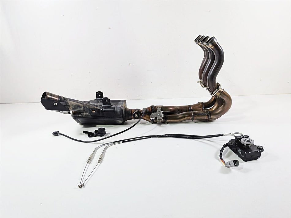 2024 Suzuki GSXR600 Exhaust Header & Servo Motor 14100-14J00 33970-47H03 {{ shop.shopifyCountryName }} - Mototech271