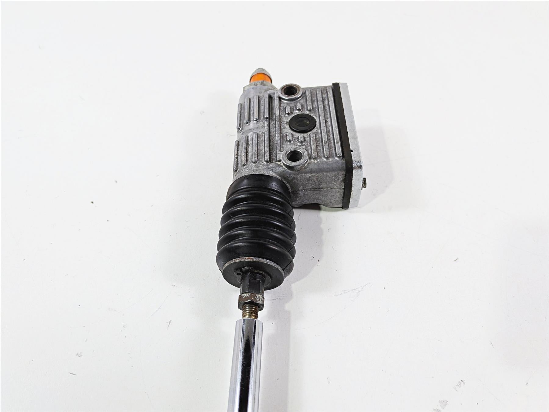 1995 Harley XL883 Sportster Hugger Rear Master Cylinder & Brake Rod 42456-87D {{ shop.shopifyCountryName }} - Mototech271