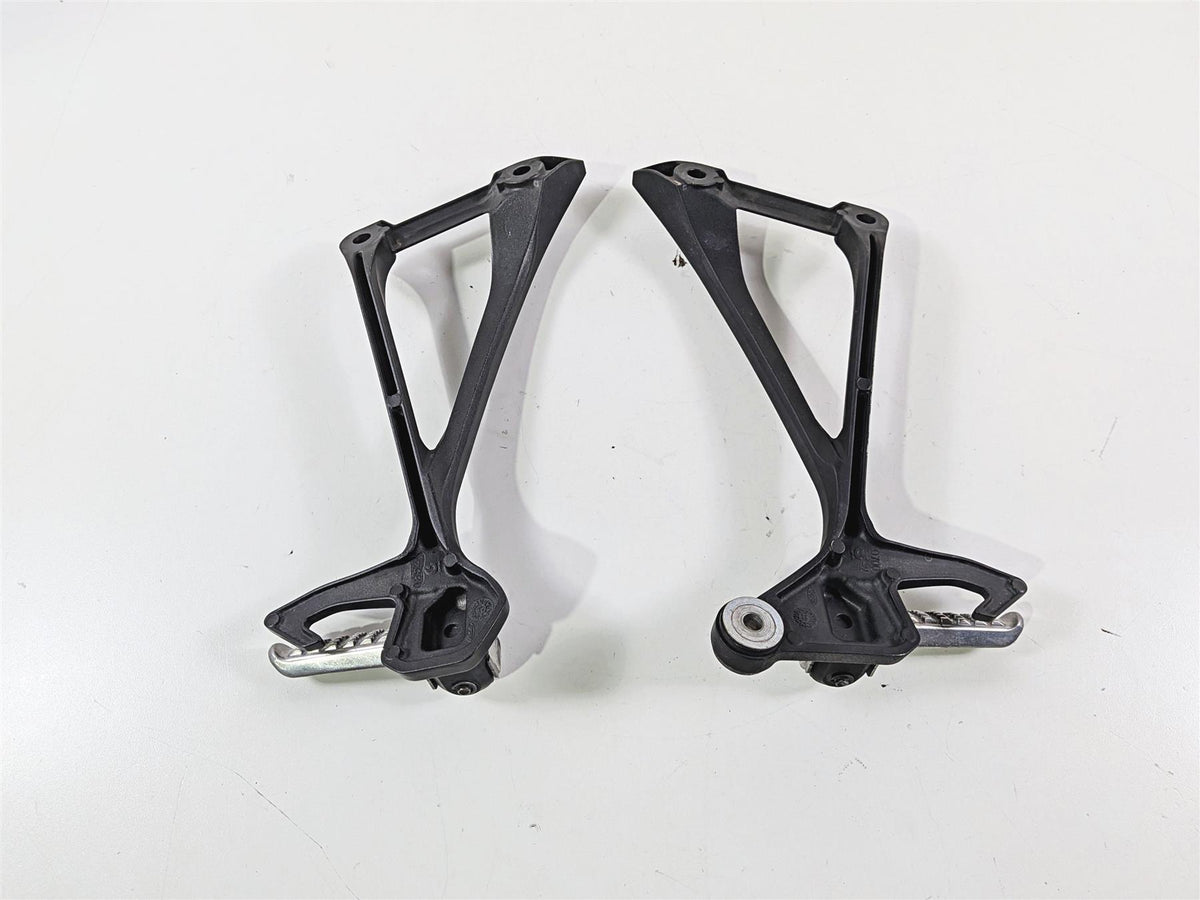 2022 Kawasaki ZX10R ZX1000 Ninja Passenger Foot Peg Rest Set 35063-0700-18R {{ shop.shopifyCountryName }} - Mototech271