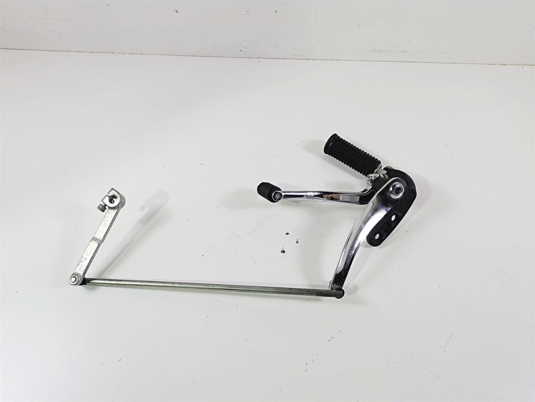 2014 Harley FXDF Dyna Fat Bob Left Front Forward Foot Control Set 33693-03 {{ shop.shopifyCountryName }} - Mototech271