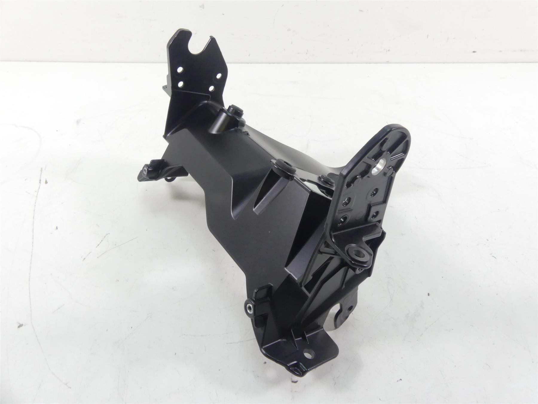 2017 BMW R1200GS GSW K50 Front Center Panel Stay Carrier Mount 46637726524 {{ shop.shopifyCountryName }} - Mototech271
