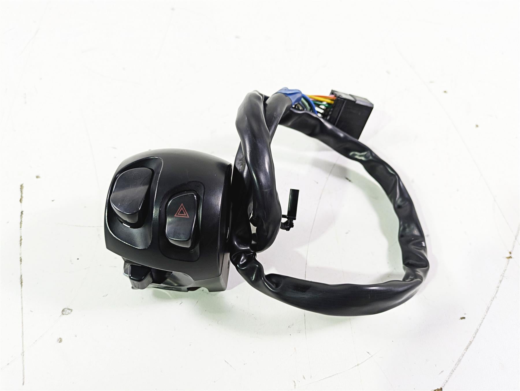 2012 Victory Cross Country Left Hand Turn Signal Control Switch 4012119 {{ shop.shopifyCountryName }} - Mototech271