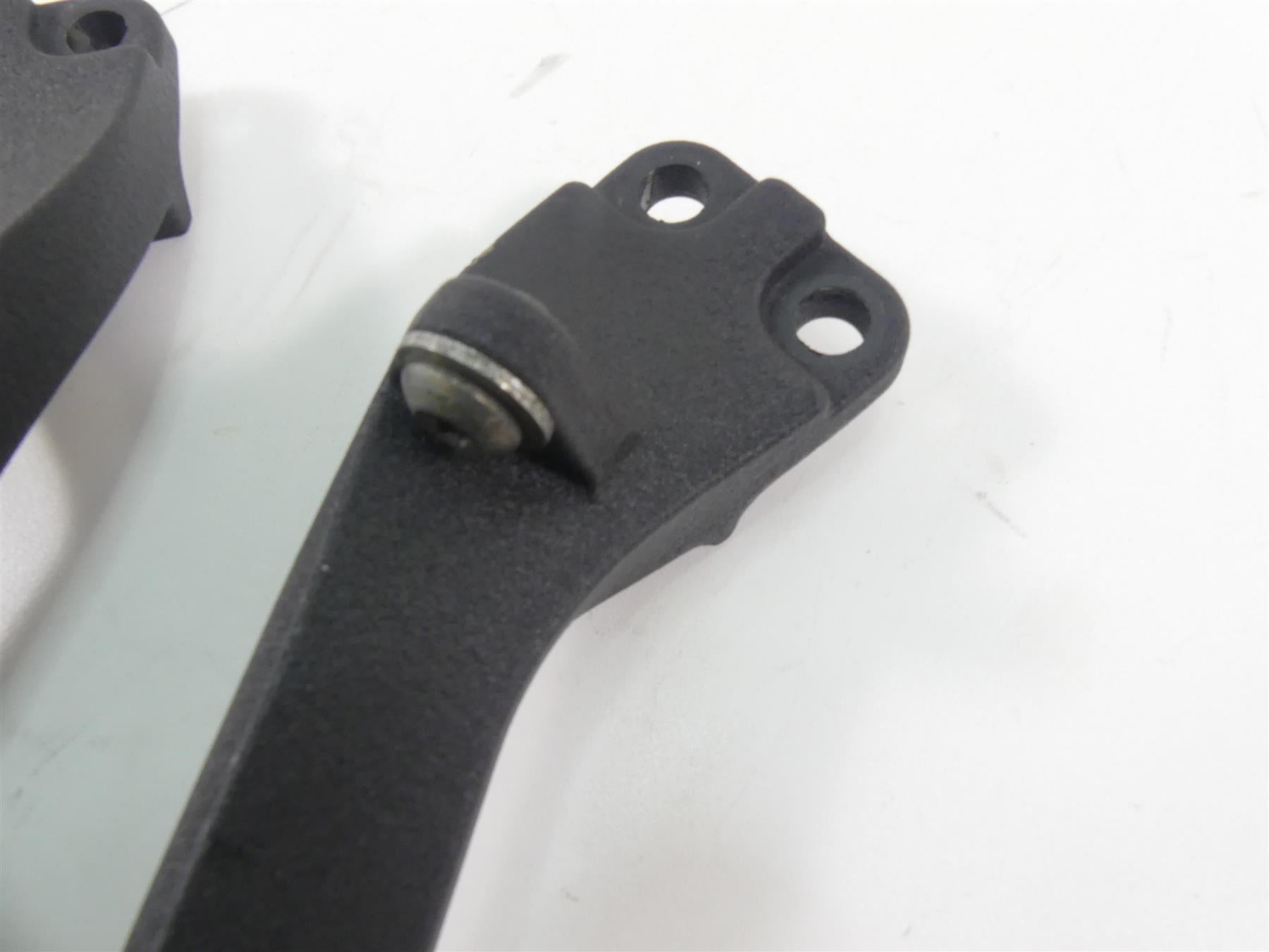 2016 Harley FXDL Dyna Low Rider Rear Passenger Foot Peg Set 49224-06A 49230-06 {{ shop.shopifyCountryName }} - Mototech271