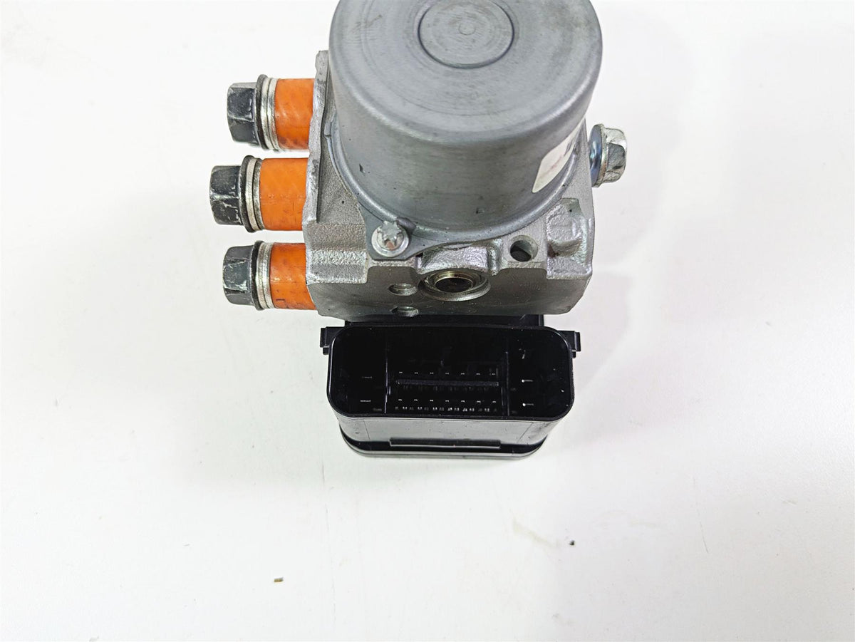 2020 Kawasaki Z900 ZR900 Abs Brake Pump Unit Module 16082-0810 {{ shop.shopifyCountryName }} - Mototech271