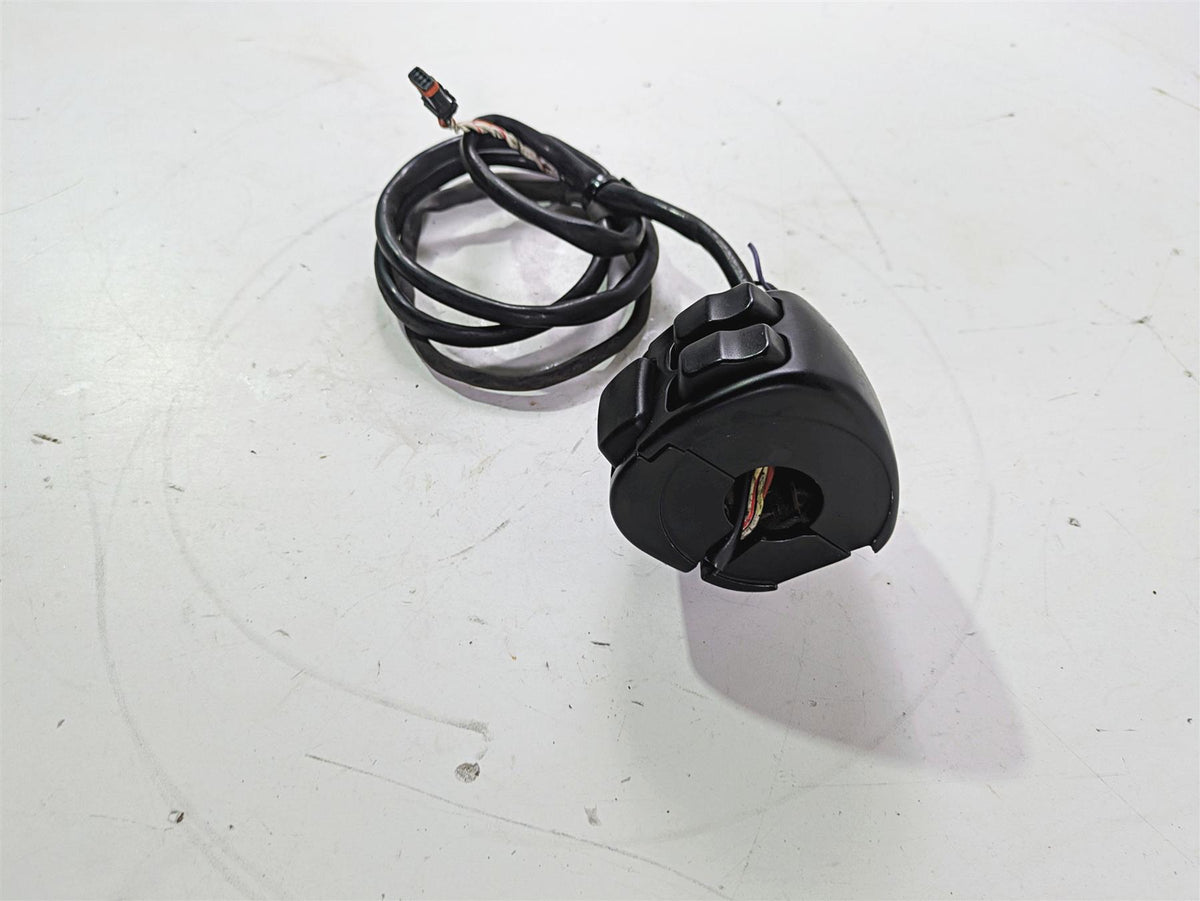 2016 Harley FXDWG Dyna Wide Glide Left Hand Control Switch - Read 71500372A {{ shop.shopifyCountryName }} - Mototech271