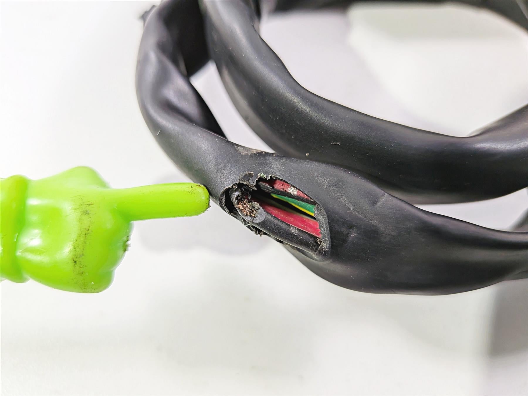 2008 Yamaha YZF R1 RN19 Right Hand Control Switch Start Stop 4C8-83975-00-00 {{ shop.shopifyCountryName }} - Mototech271