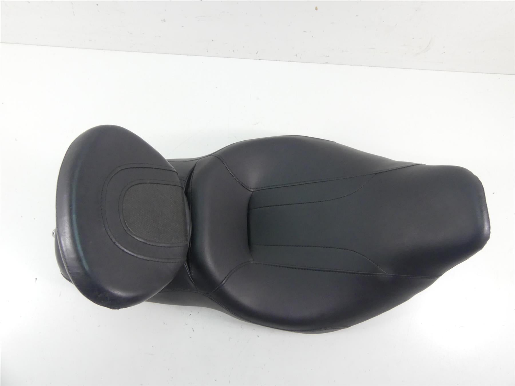 2005 Harley Touring CVO FLHTC SE Electra Glide Seat & Rider Backrest 52000142 {{ shop.shopifyCountryName }} - Mototech271