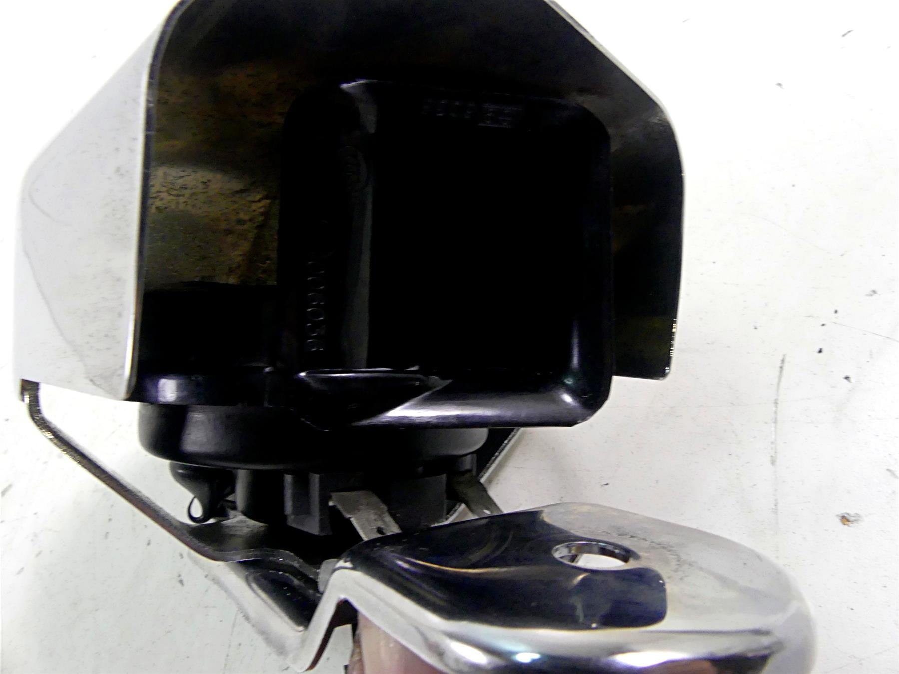 2015 Harley Touring FLHXS Street Glide Horn & Chrome Cover 61300478A {{ shop.shopifyCountryName }} - Mototech271