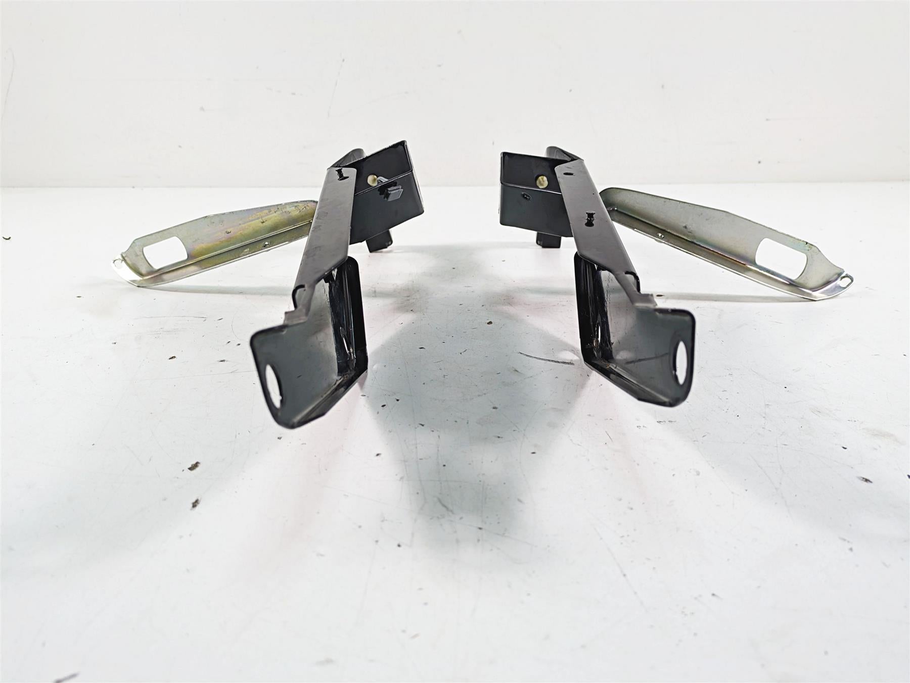 2013 Harley Touring FLHX Street Glide Front Fairing Mounting Hardware 58478-96B {{ shop.shopifyCountryName }} - Mototech271