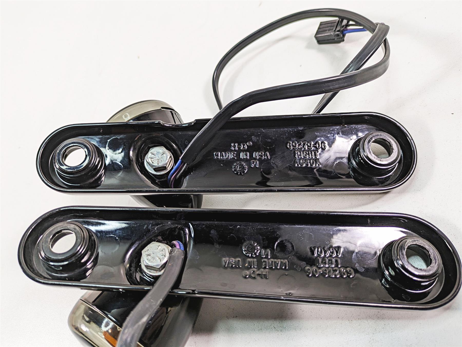2013 Harley Touring FLHX Street Glide Front Blinker & Mount Set 69278-06 {{ shop.shopifyCountryName }} - Mototech271