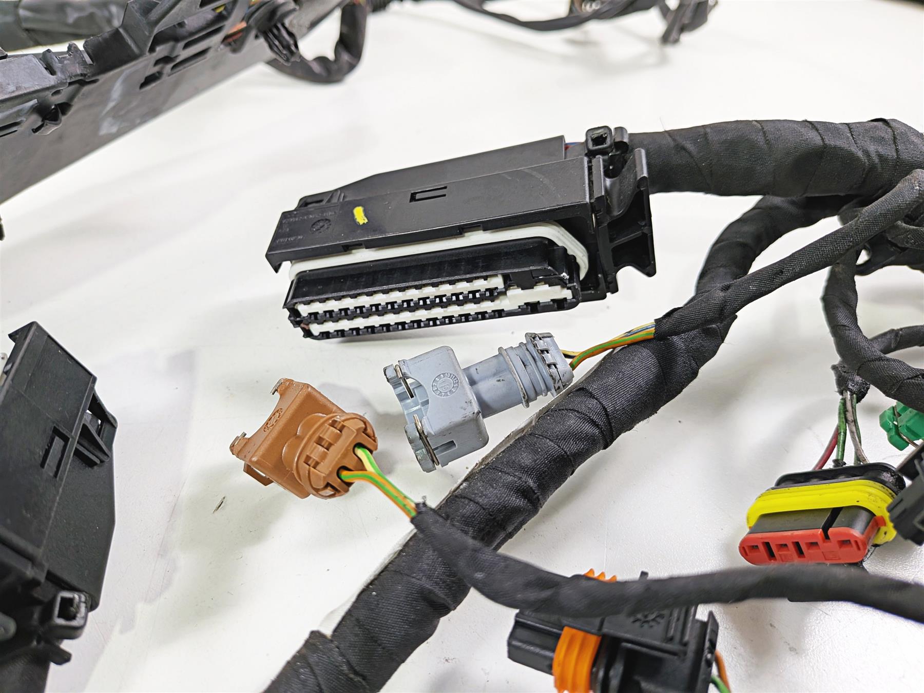 2018 Aprilia RSV4 RR Full Complete Wiring Harness Loom - No Cuts 2D000303 {{ shop.shopifyCountryName }} - Mototech271