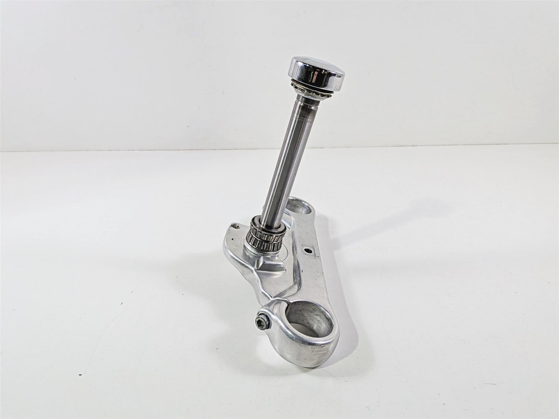 2011 Harley FXDF Dyna Fat Bob Lower Triple Tree Steering Clamp -Read 49 47648-08 {{ shop.shopifyCountryName }} - Mototech271