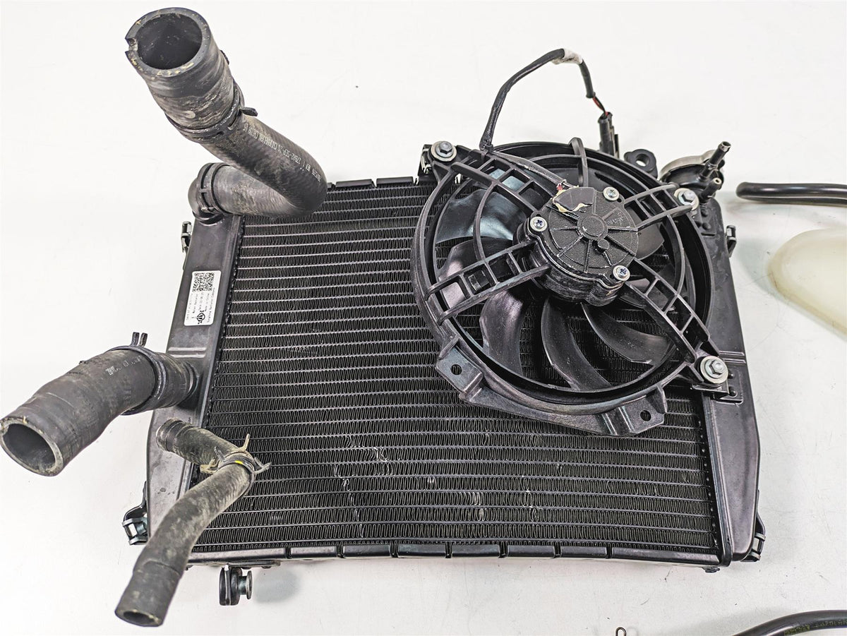 2021 Aprilia RS660 Radiator Fan Reservoir Hoses Set - Read 2B006694 {{ shop.shopifyCountryName }} - Mototech271