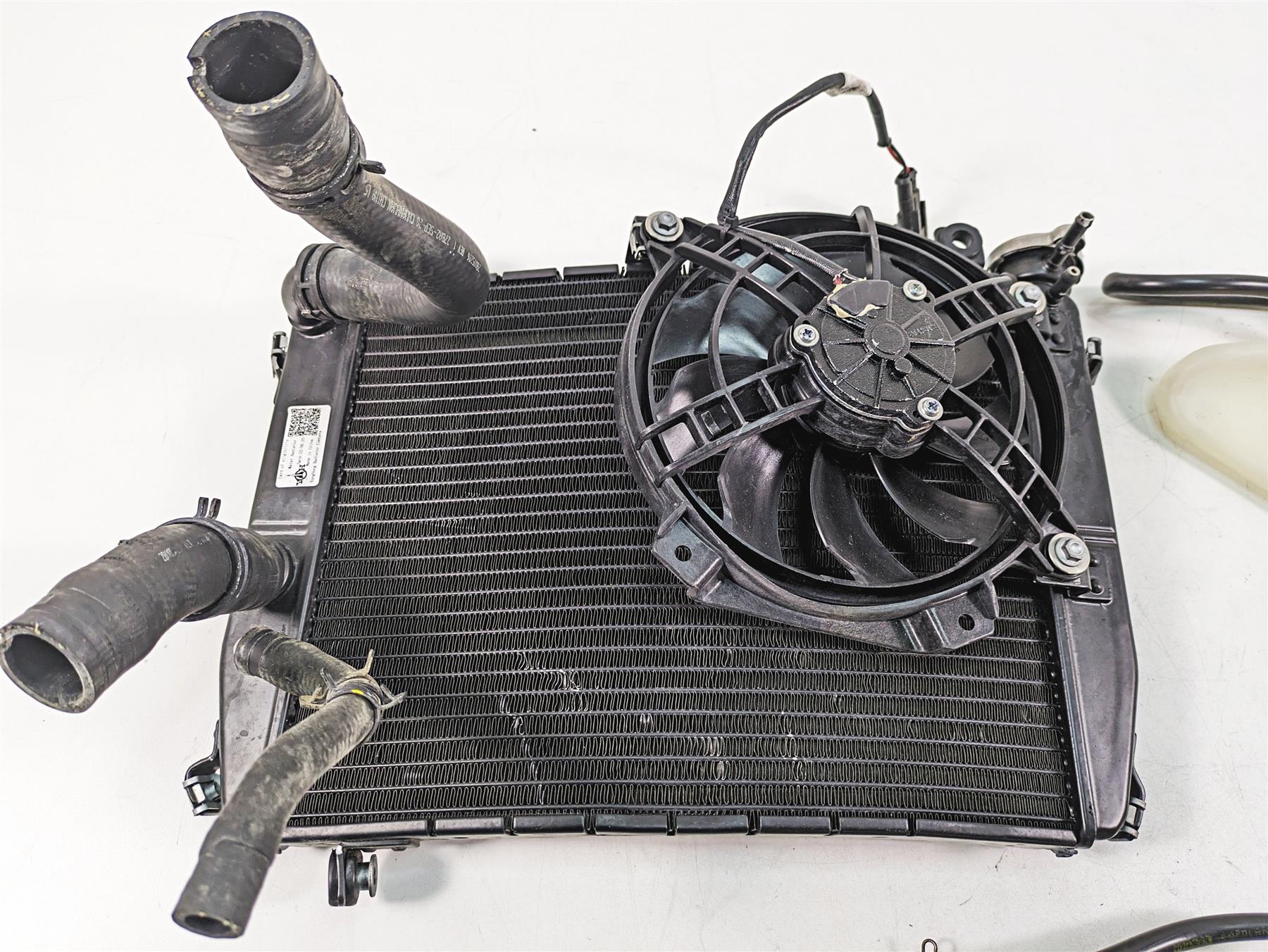 2021 Aprilia RS660 Radiator Fan Reservoir Hoses Set - Read 2B006694 {{ shop.shopifyCountryName }} - Mototech271